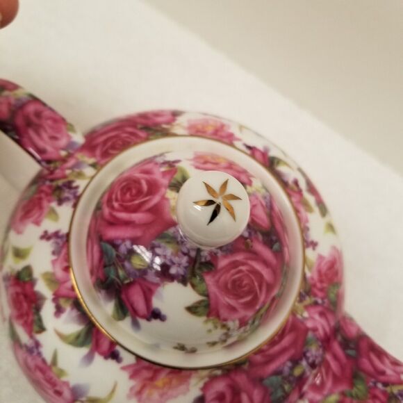 Maxwell & Williams Designer Homewares fine bone china Roseberry 6" tall x 9" wid - Picture 7 of 12